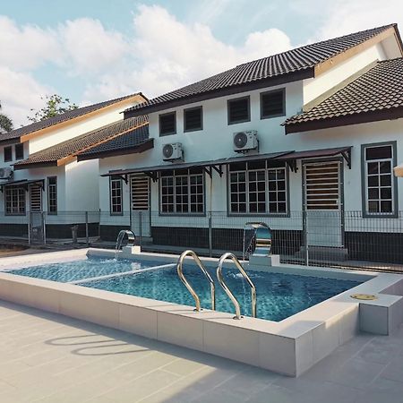 Nazza Homestay Besut With Swimming Pool Kampung Raja Exteriér fotografie