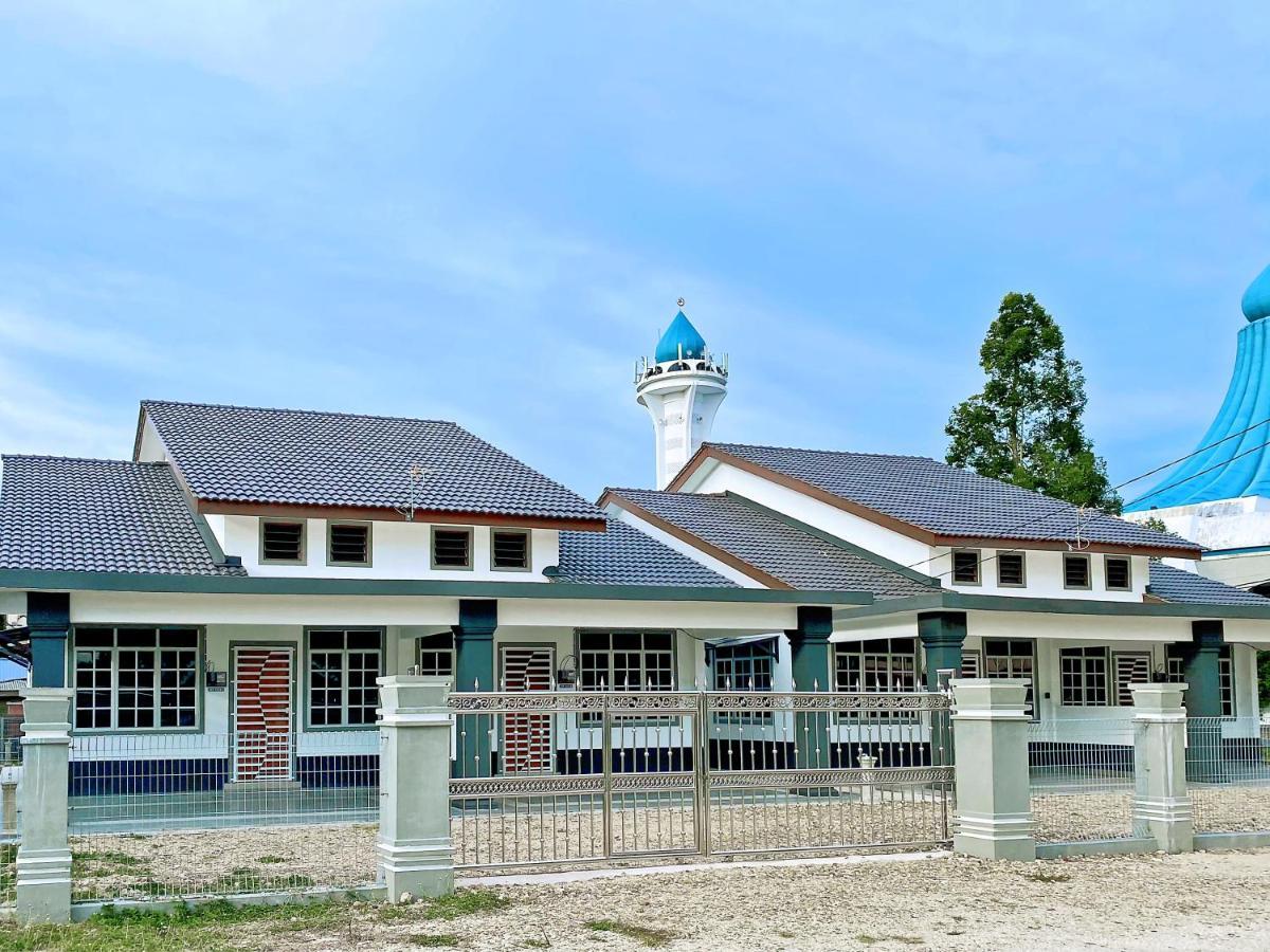 Nazza Homestay Besut With Swimming Pool Kampung Raja Exteriér fotografie